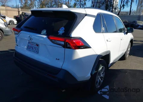 2021 Toyota Rav4 Le z USA, uszkodzony, nr VIN 2T3H1RFV4MC117381